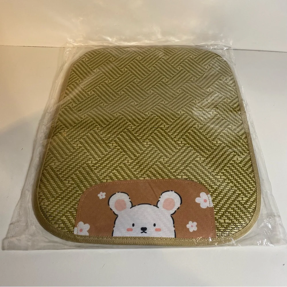 New In Packaging CALANDIS® Portable Small Dog Cat Rattan Cooling Mat 13.5”x17”
